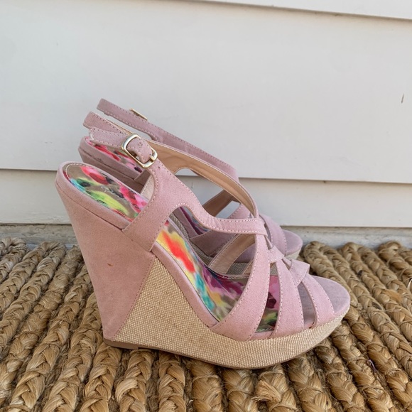 Qupid Pink Wedges - Picture 3 of 7